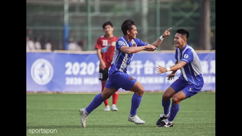Cầu thủ đội Taichung ăn mừng bàn thắng trước đội Hang Yuen
